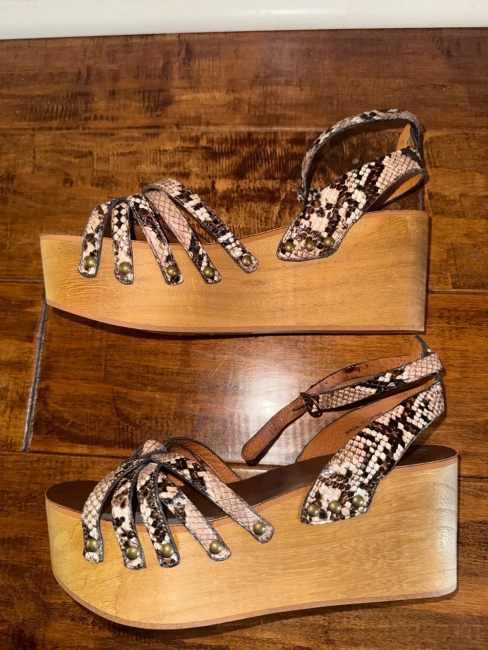 Jeffrey Campbell Snake Print Platform Sandals wooden size 7 EUC